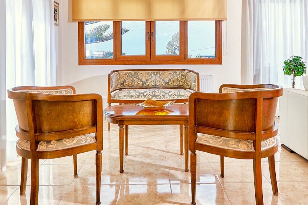 Фото Villa Karteros with private pool