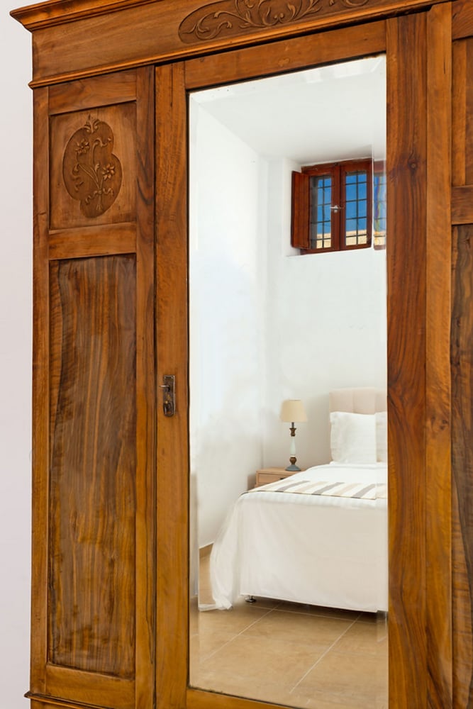 Фото Aenaon Estate 1896 by K&k