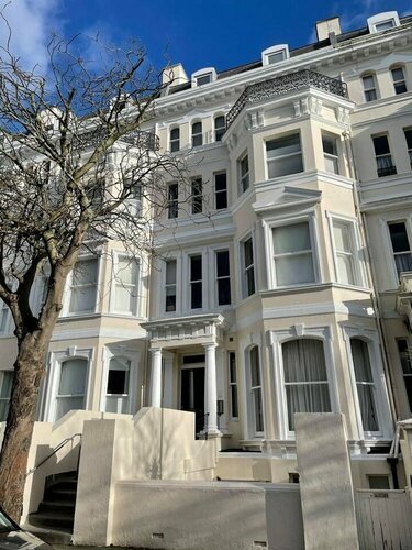 Гостиница Stunning Apartment in Clifton Gardens, Westend в Фолкстоне