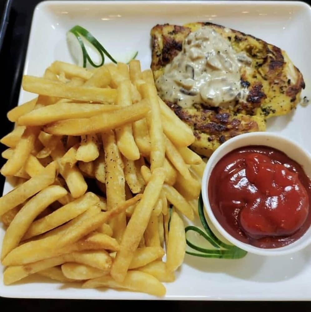 Фото G. C Royal Hotel