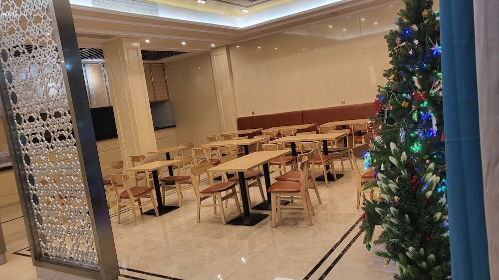 Фото G. C Royal Hotel