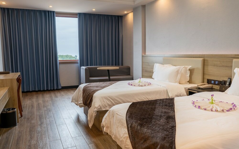 Фото G. C Royal Hotel