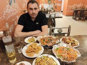 МоМо (Khabarovsk, pereulok Pilotov, 6) ، مقهى