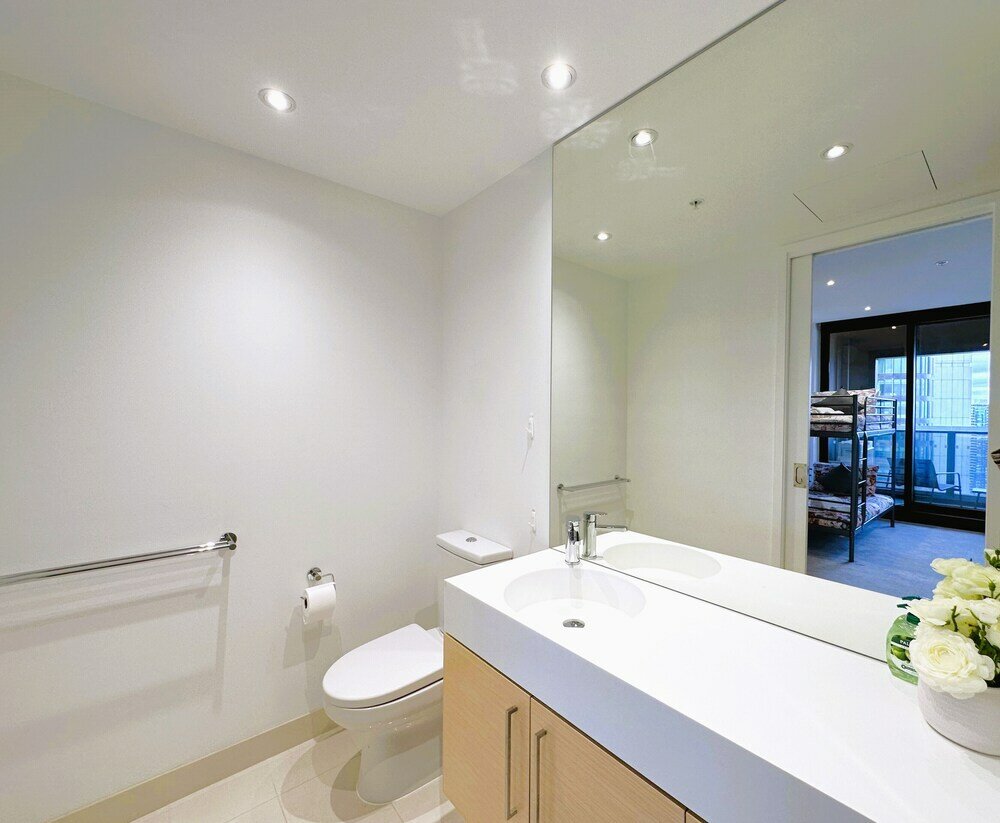 Фото Crown Front