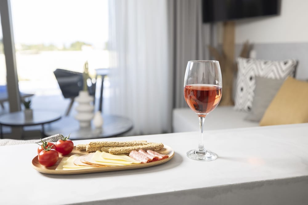 Фото Kaktus Suites Private Pool