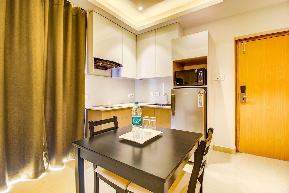 Фото Fabhotel Western Suites