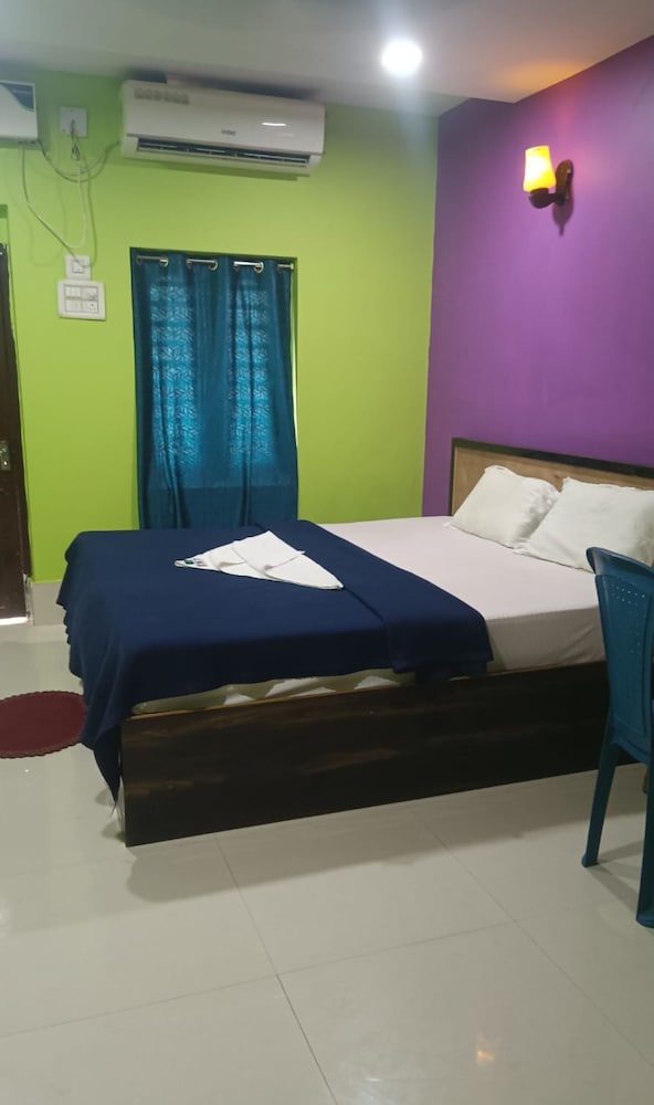 Фото Goroomgo Basera Inn Puri