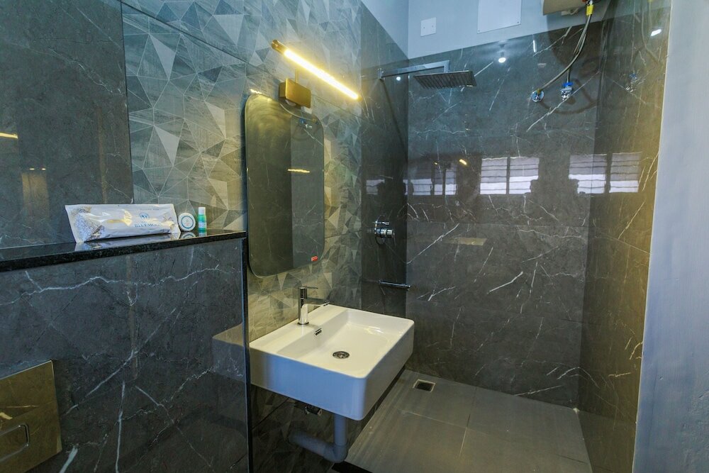 Фото Hotel Bluemoon