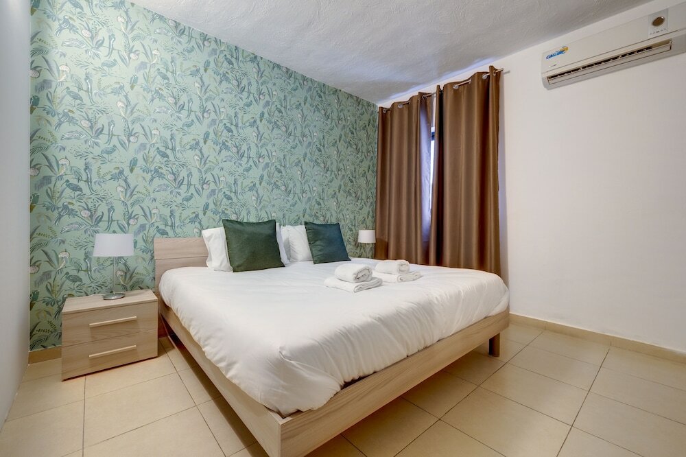 Фото Sliema Tigne Suites