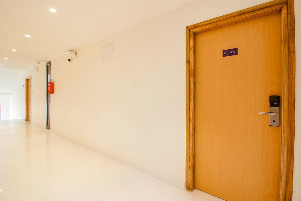 Фото Fabhotel Western Suites