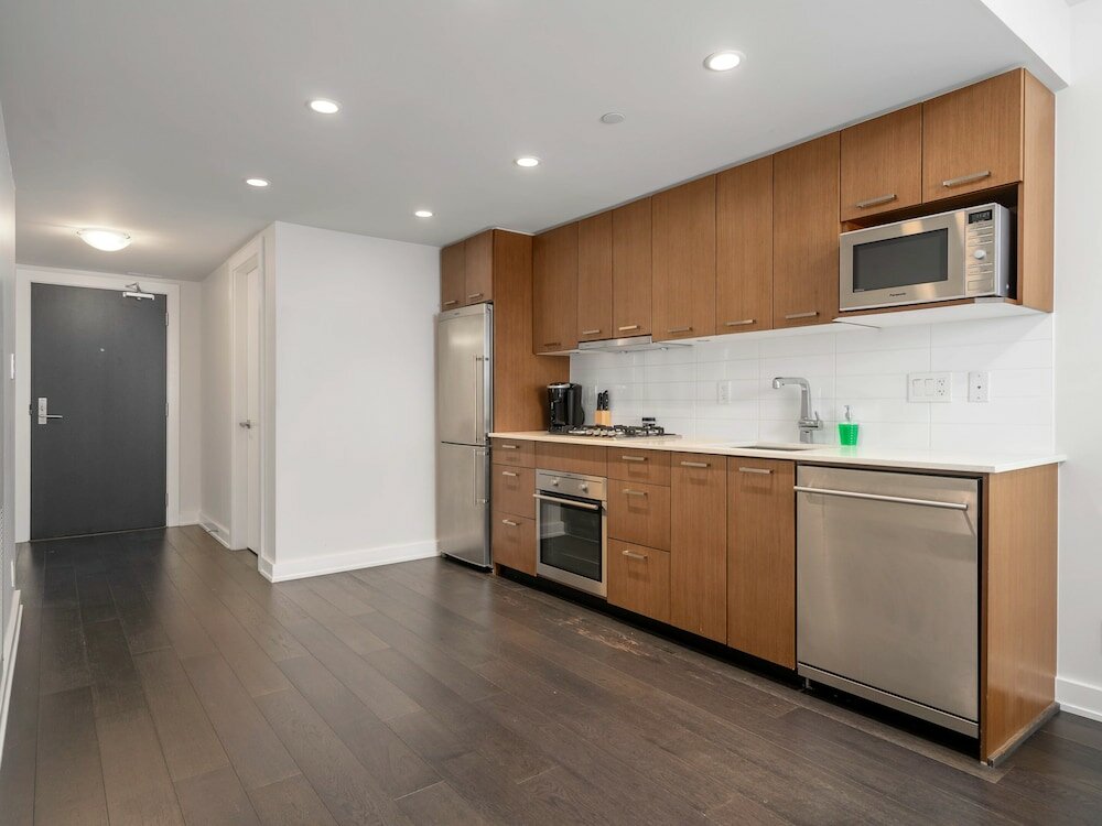 Фото Sterling Suites - Yaletown