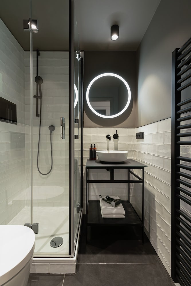 Фото The Adams - Self Check-in Design Hotel