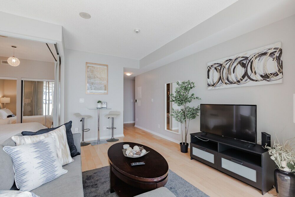 Фото Sterling Suites - Financial District