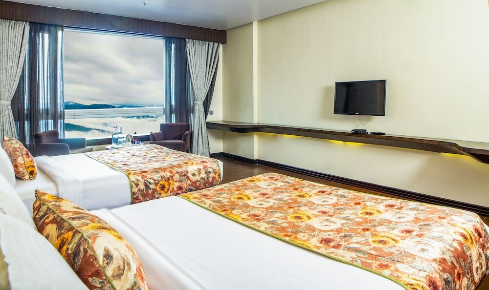 Фото Summit Montana Suites & SPA