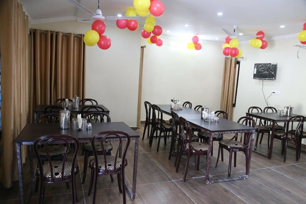 Фото Hotel Yog Tapovan