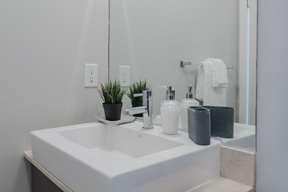 Фото Sterling Suites - Financial District