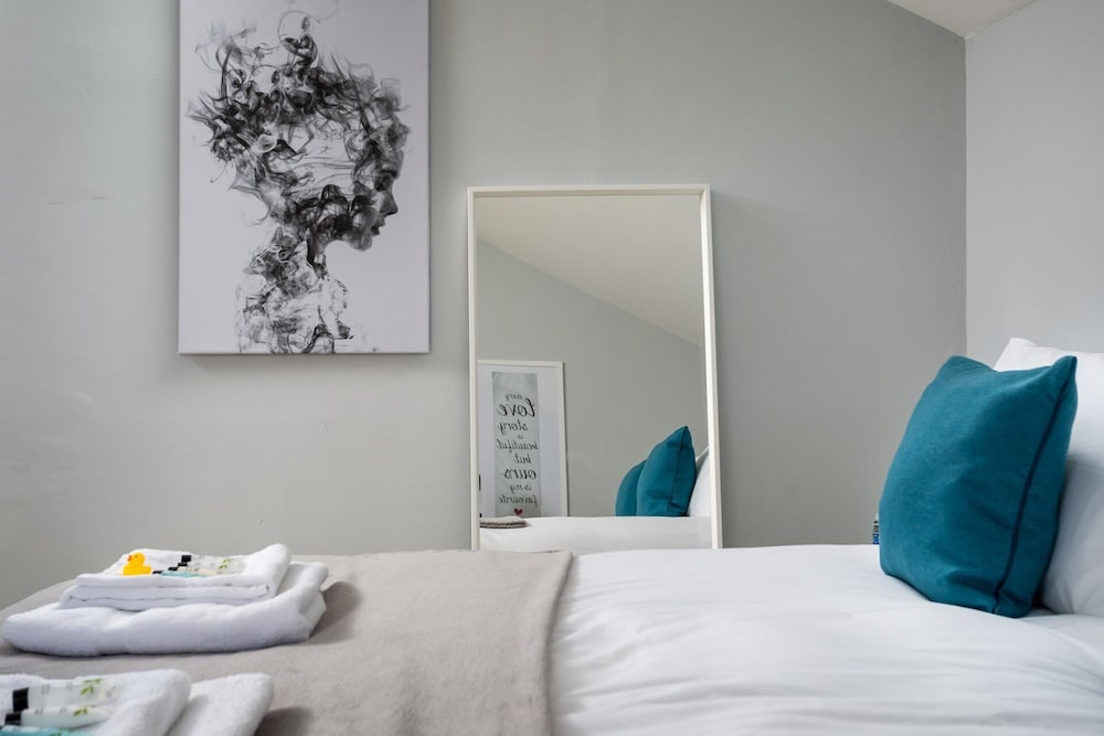 Фото 16 Lansdown Place