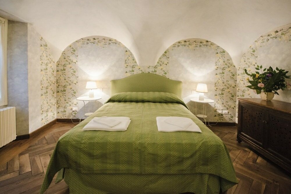 Фото Garisenda Lodge