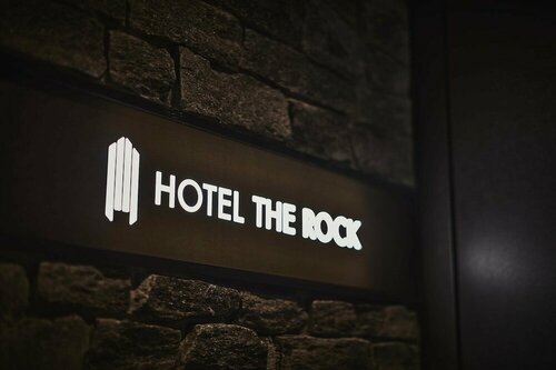Гостиница Hotel The Rock в Осаке