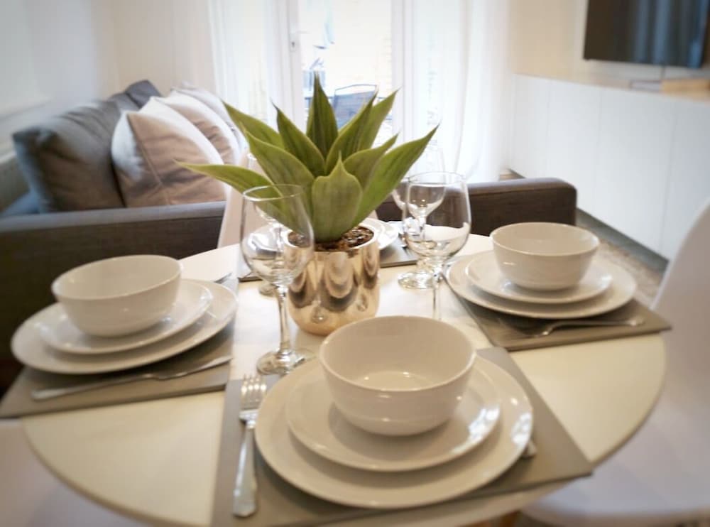 Фото Charming Oxford Apartments