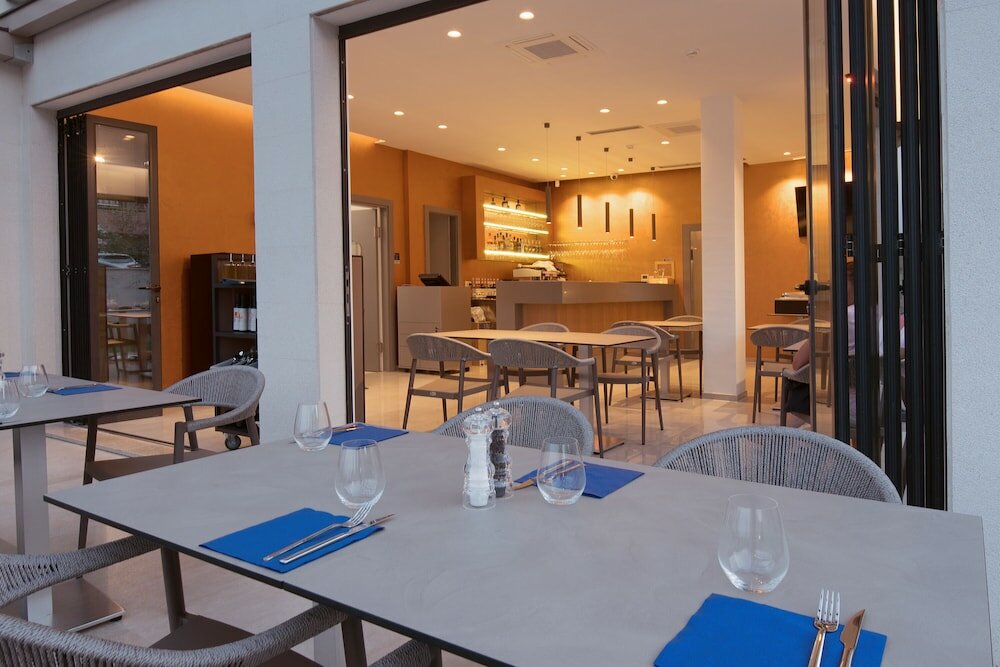 Фото Apartments Flora