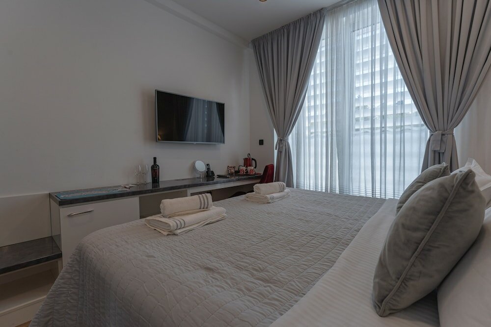 Фото Sky & Sun Luxury Rooms
