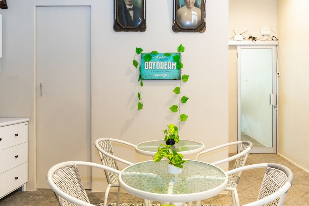 Фото RedDoorz Hostel @ Di Panjaitan Simpang Lima