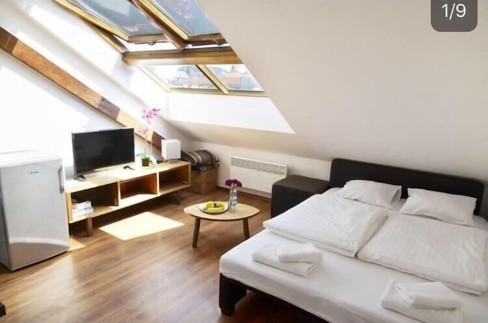 Фото The Republic Garden - Hostel