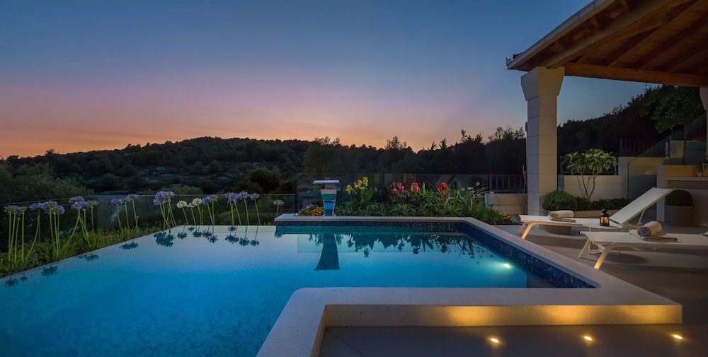 Фото Beachfront Villa Azzurro With Pool