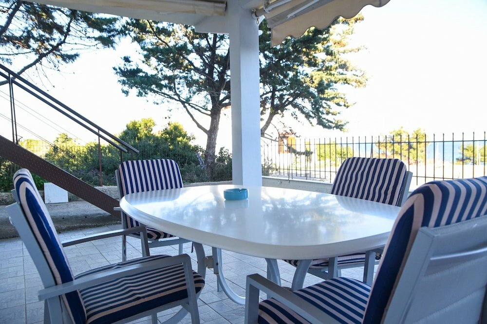 Фото Areos Galaxy Apartments With Beach View