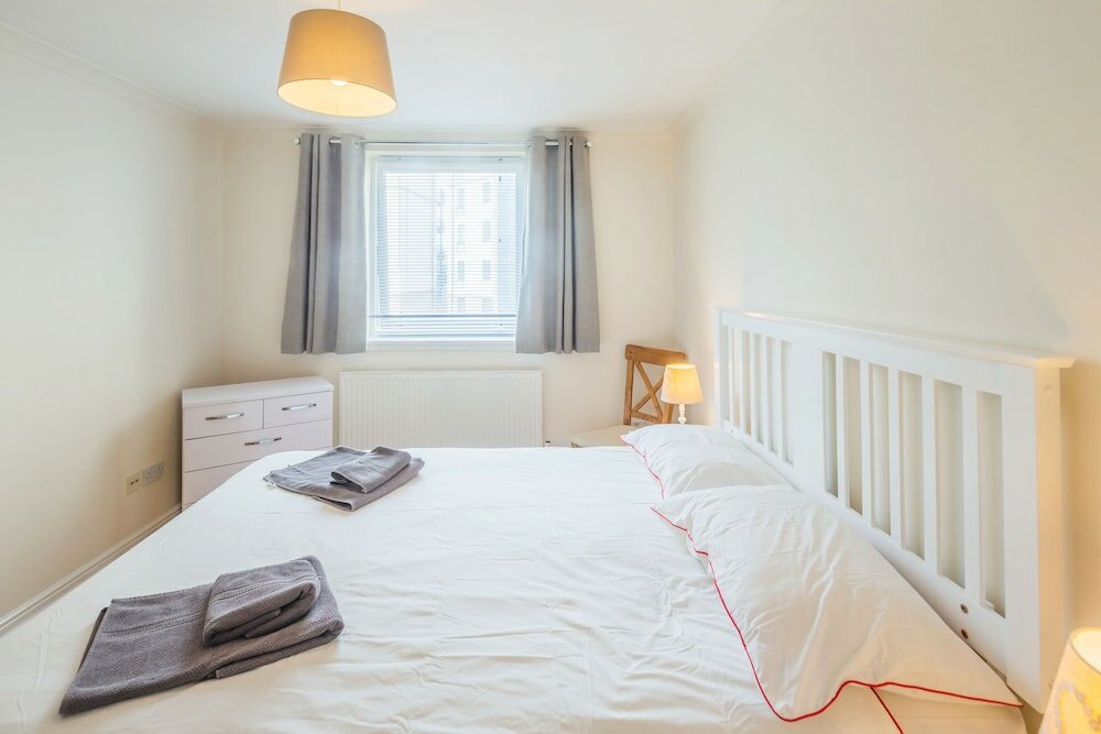 Фото Stunning Shore Apartment with Balcony