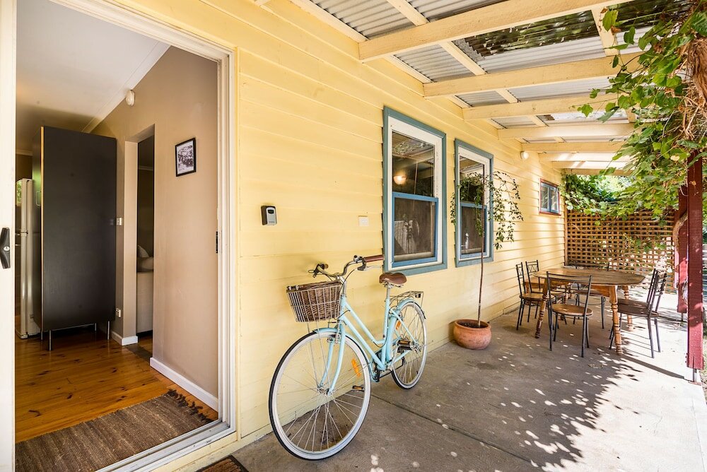 Фото Avalon House