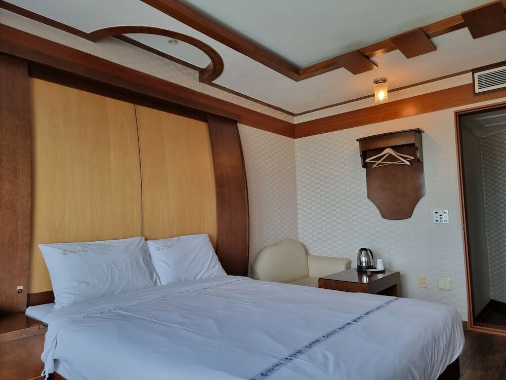 Фото Benikea Mountain and Sea Yangyang