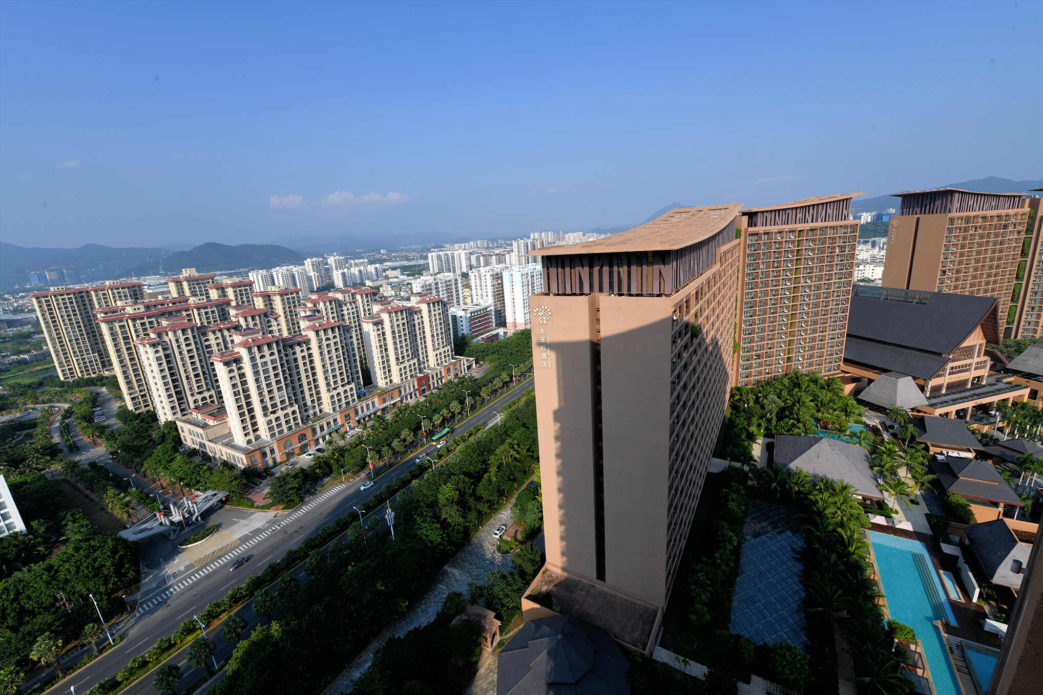 Фото отеля 2