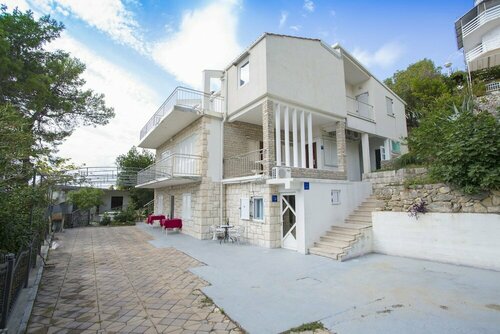 Гостиница Apartmani Villa Dvorski в Башке Вода