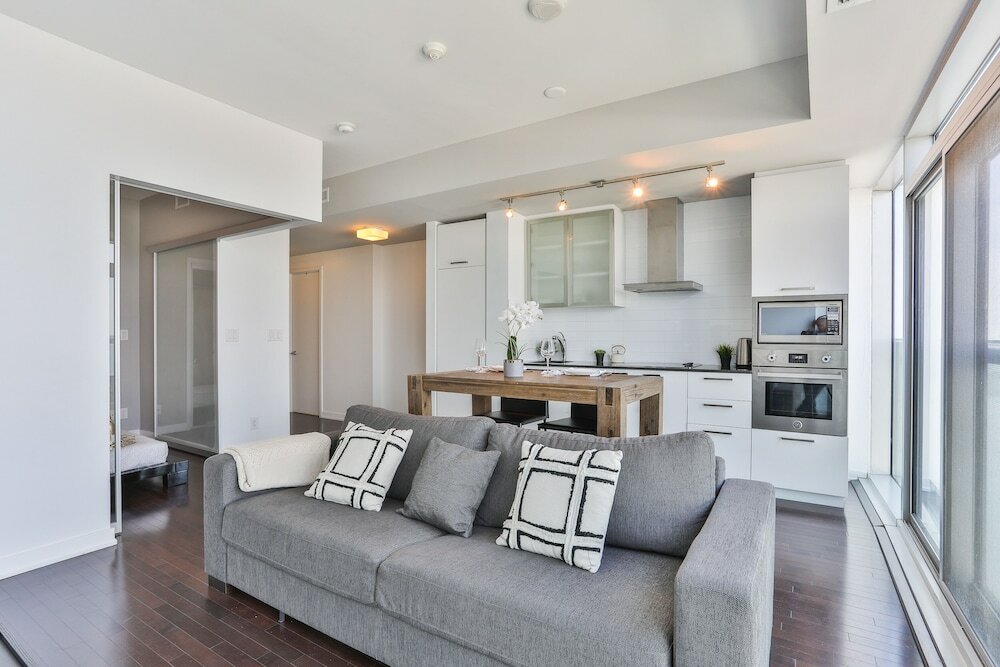 Фото Luxury Lakeview Skyscraper by Cn Tower