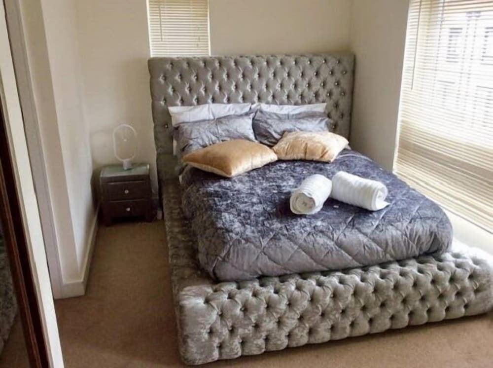 Фото Igloo CityCroft Luxury Townhouse