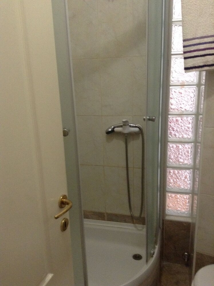 Фото Madona Top Center