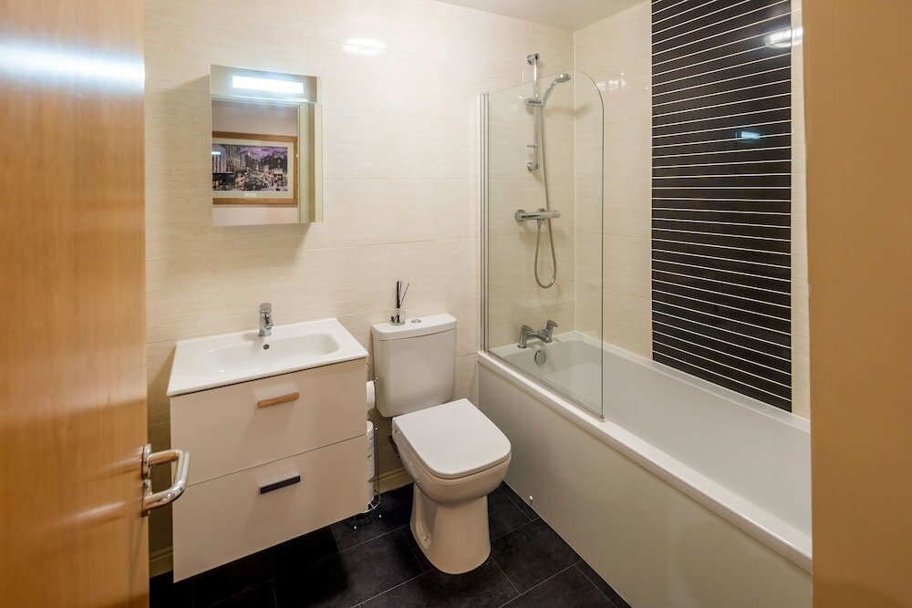 Фото Stunning Shore Apartment with Balcony