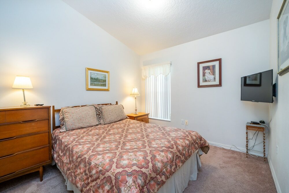 Фото 1114 4-bed Pool Home, Liberty Village Kissimmee