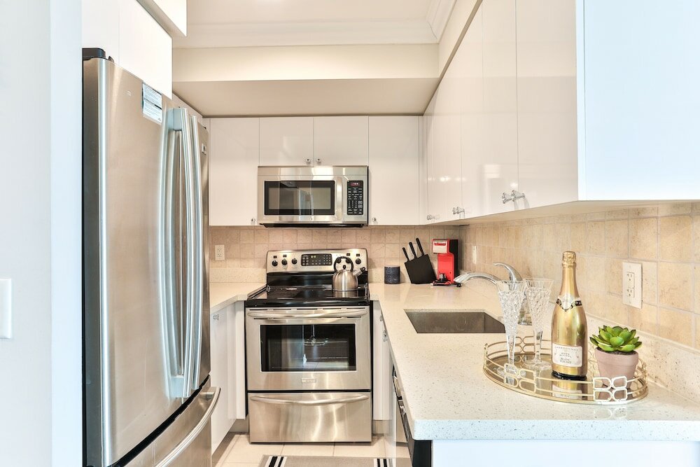 Фото Lively Urban Condo in Old Toronto