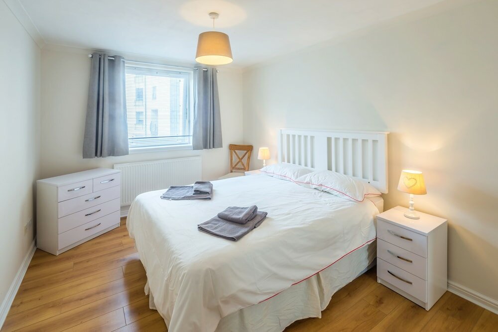 Фото Stunning Shore Apartment with Balcony