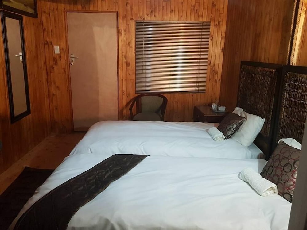 Фото Lauren Palace Guest House