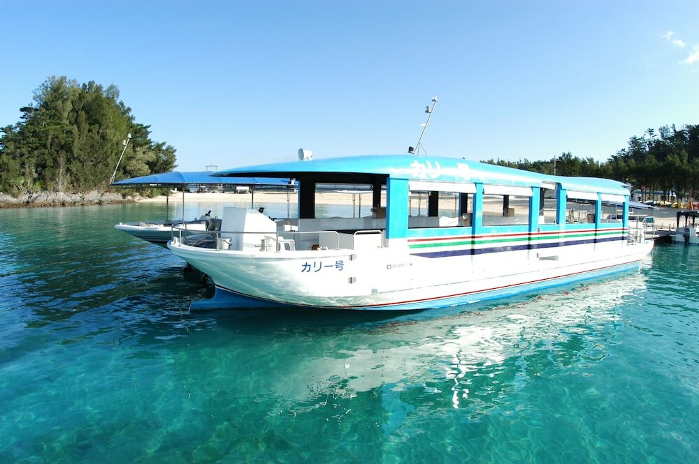 Фото Okinawa Kariyushi Lch Resort on the Beach