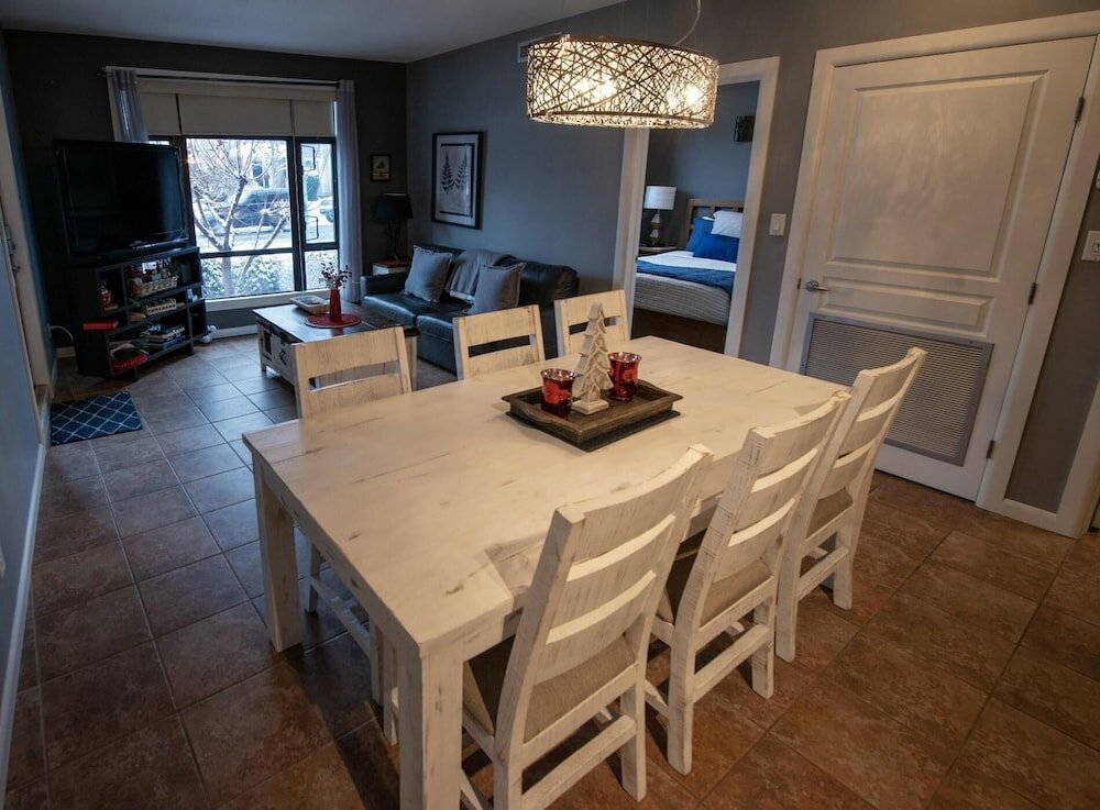 Фото Stylish Ground Level Suite at Playa № 145