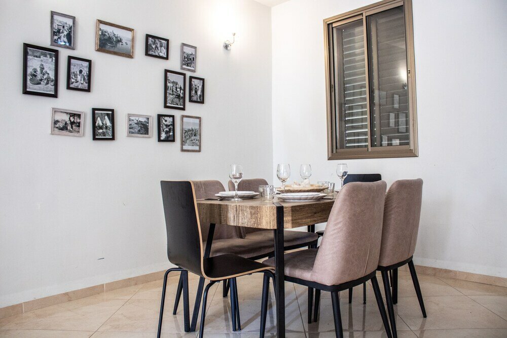 Фото Modern Downtown 3br by Ahlan Hospitality