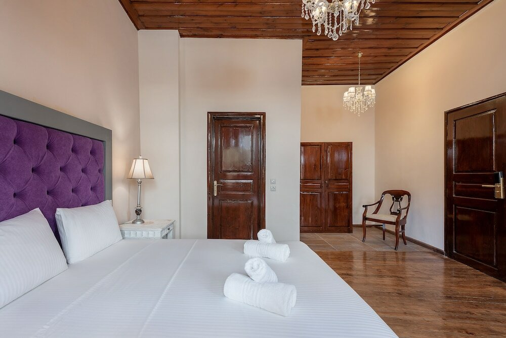 Фото Old Town Suites