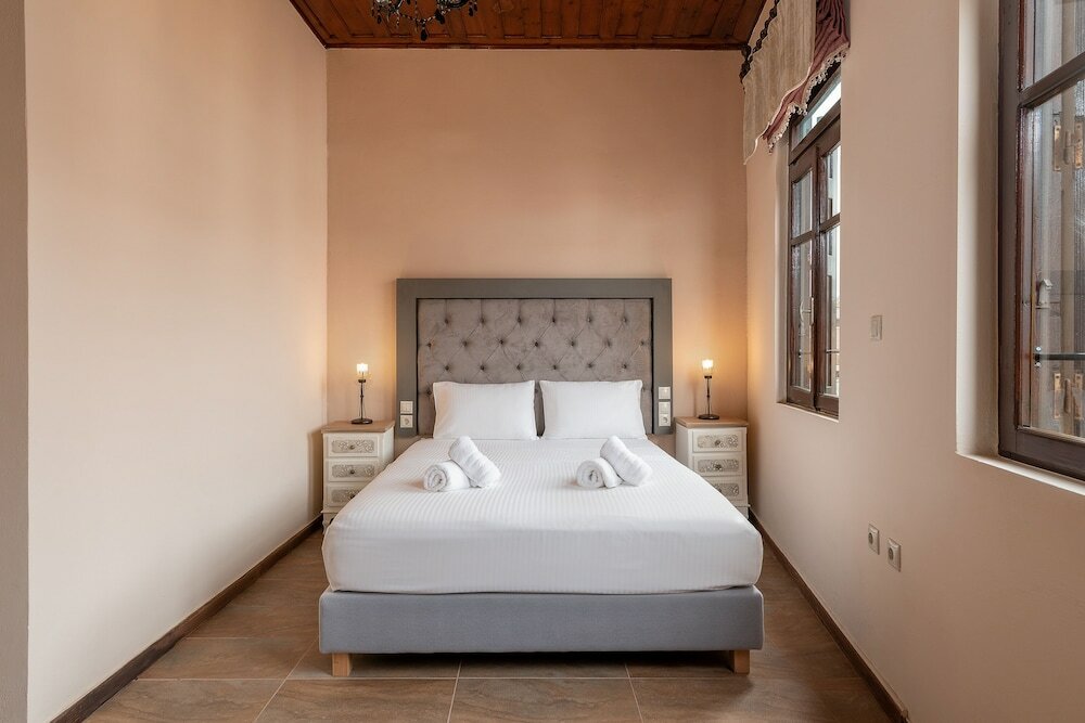 Фото Old Town Suites