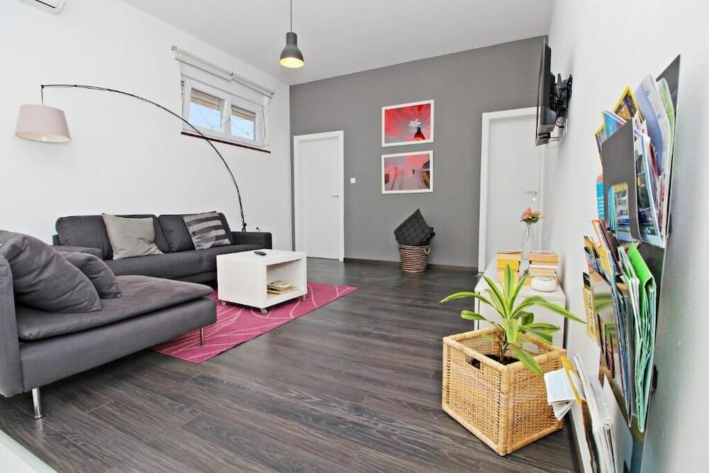 Фото Luxury Apartments Gold and Grey