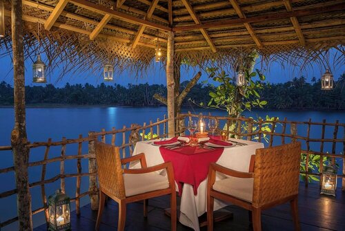 Гостиница Avani Kalutara Resort в Калутаре